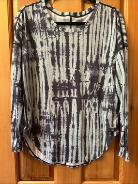 The North Face Blue and Light Gray Tie-Dye Long Sleeve Crew Top